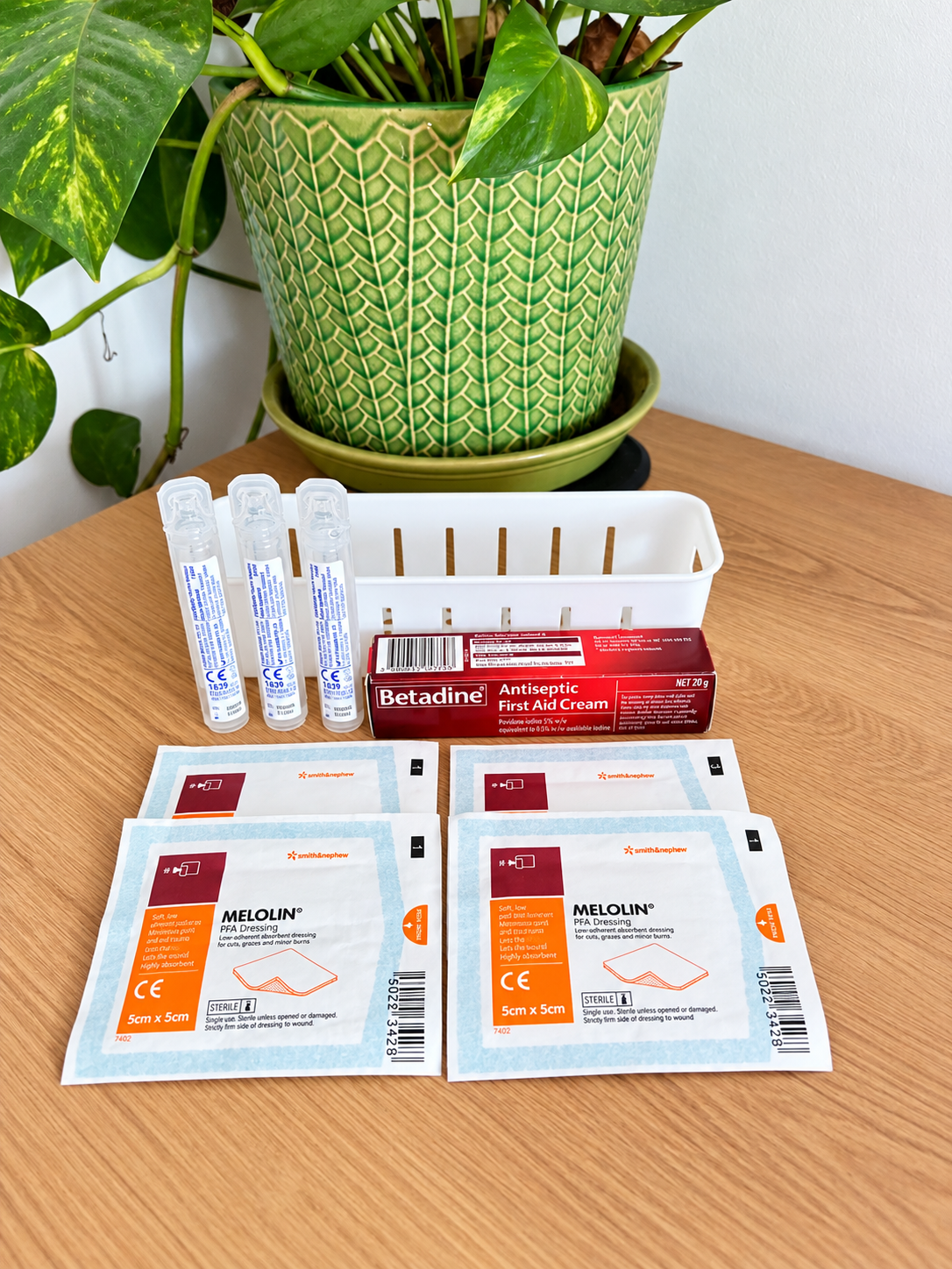 Henmergency First Aid Kit Betadine cream, saline ampoules and sterile dressings